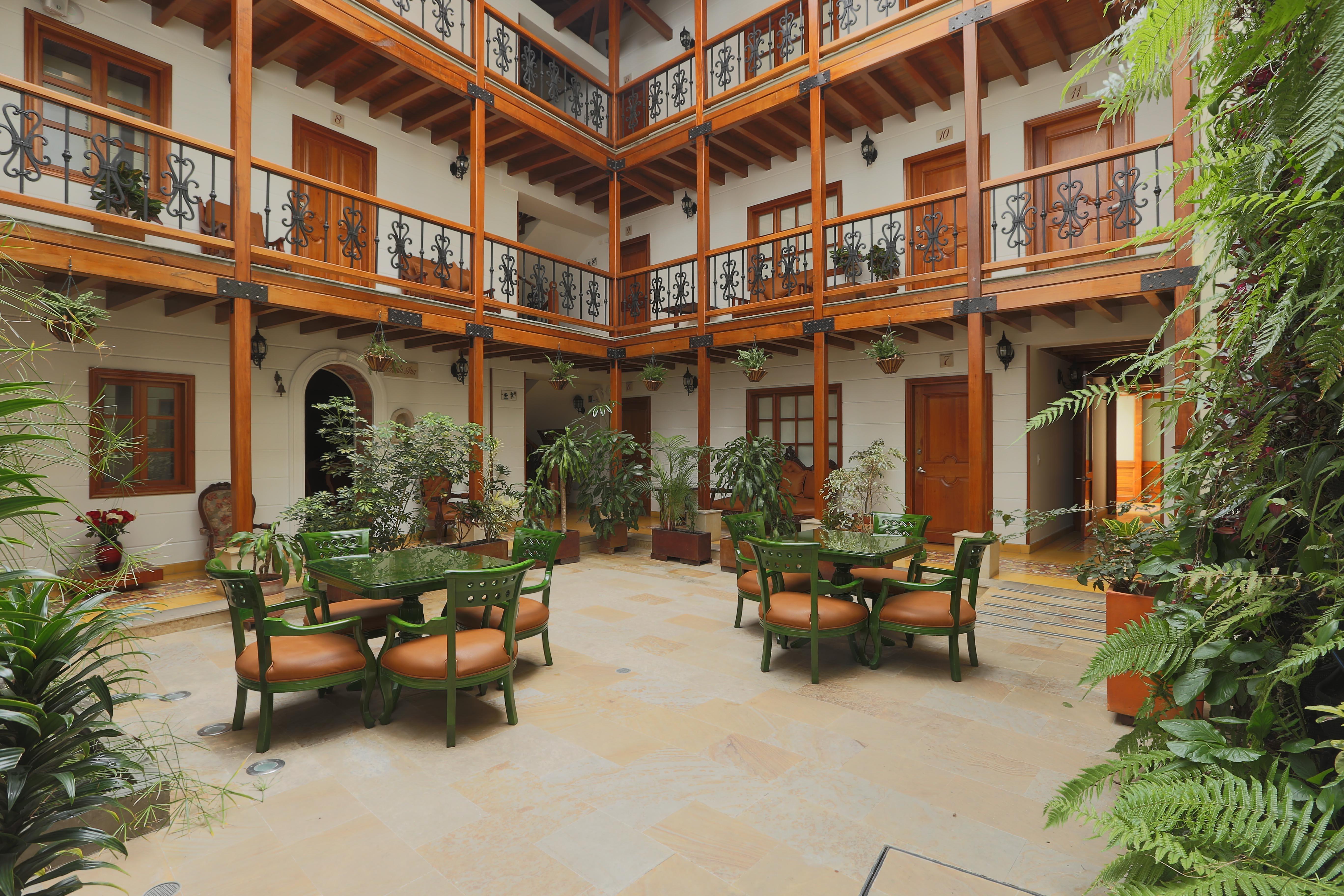 Hotel Santa Lucia Boutique Spa Bogotá Eksteriør billede Patio of the hotel