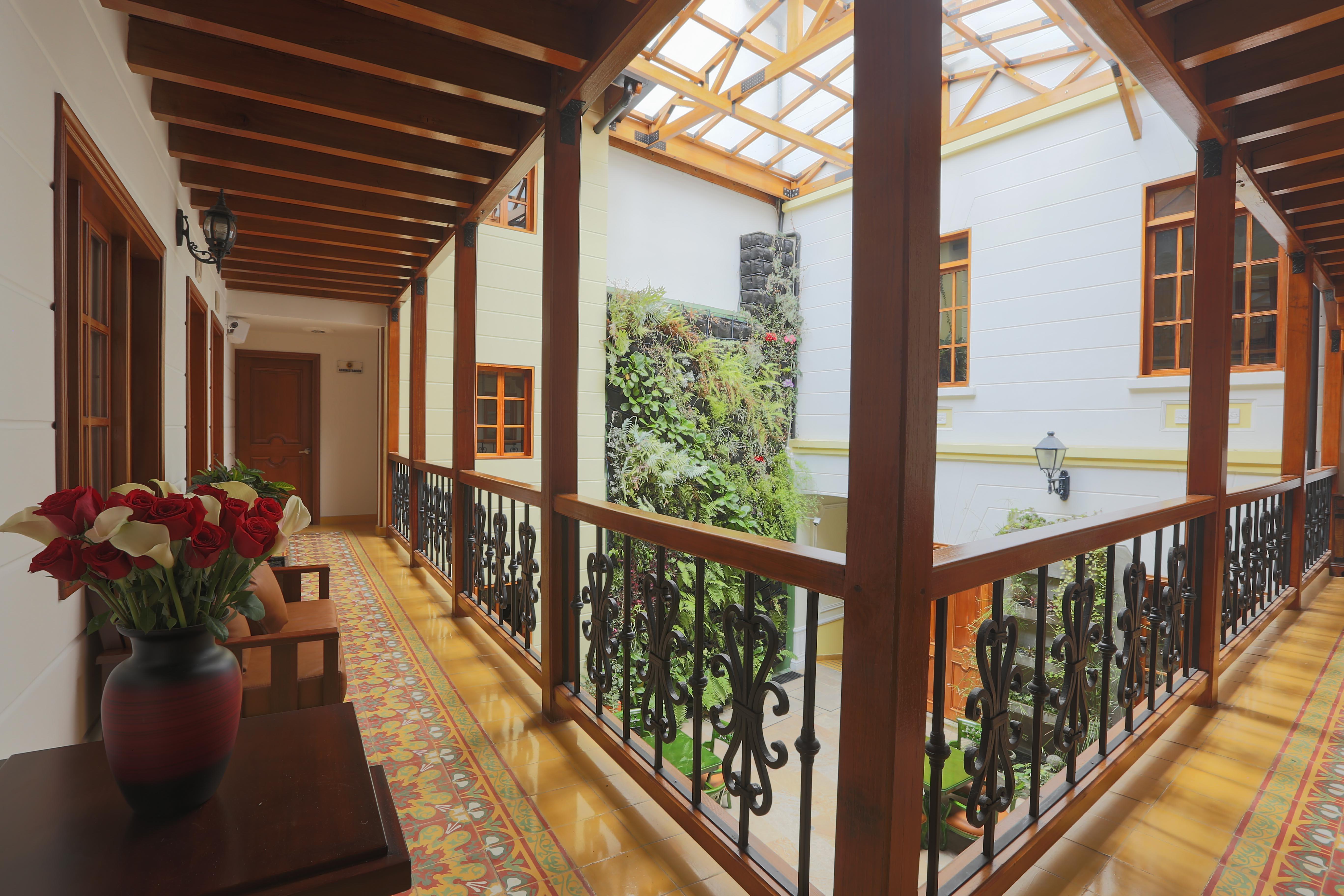 Hotel Santa Lucia Boutique Spa Bogotá Eksteriør billede Interior of the hotel