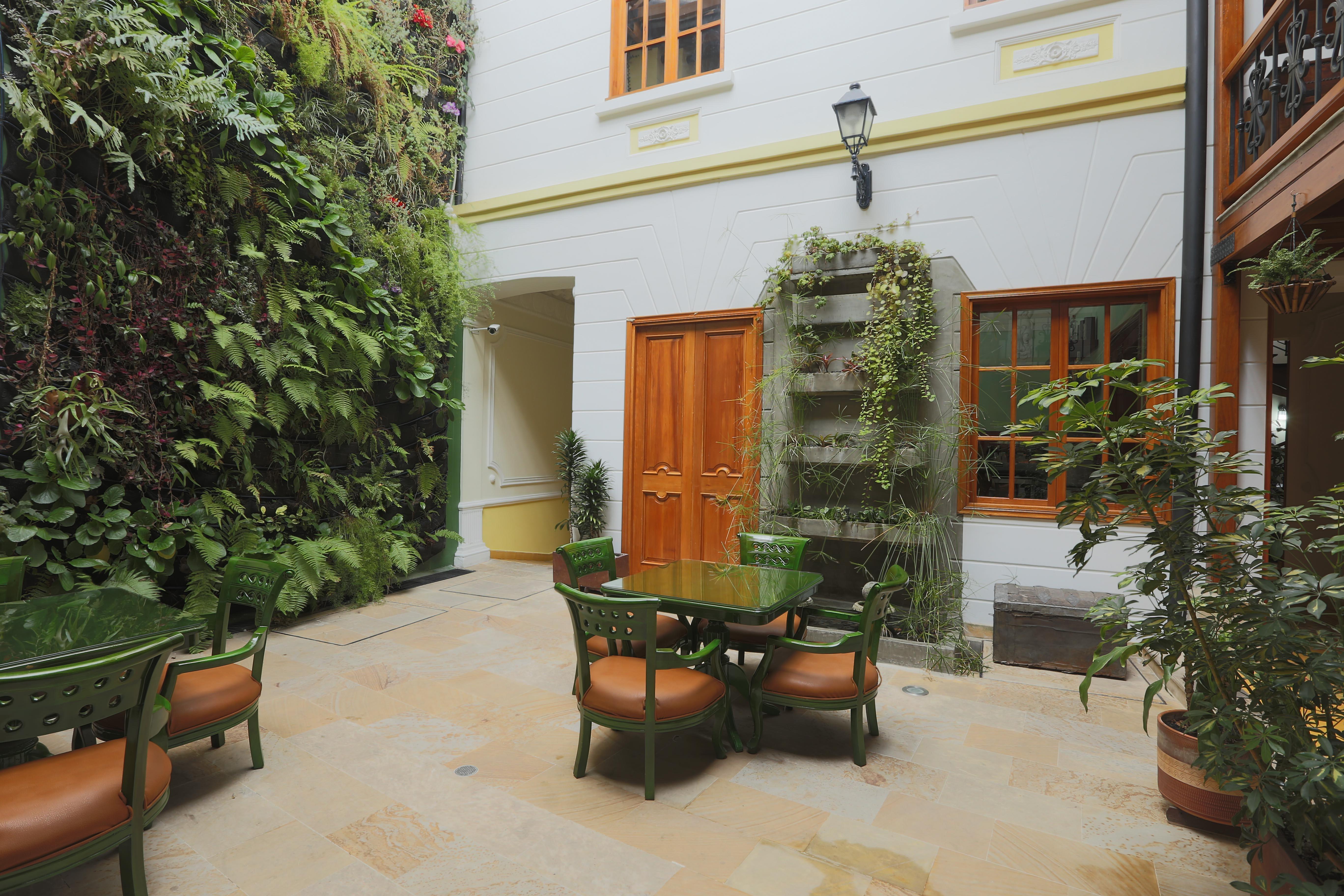 Hotel Santa Lucia Boutique Spa Bogotá Eksteriør billede Patio of the hotel