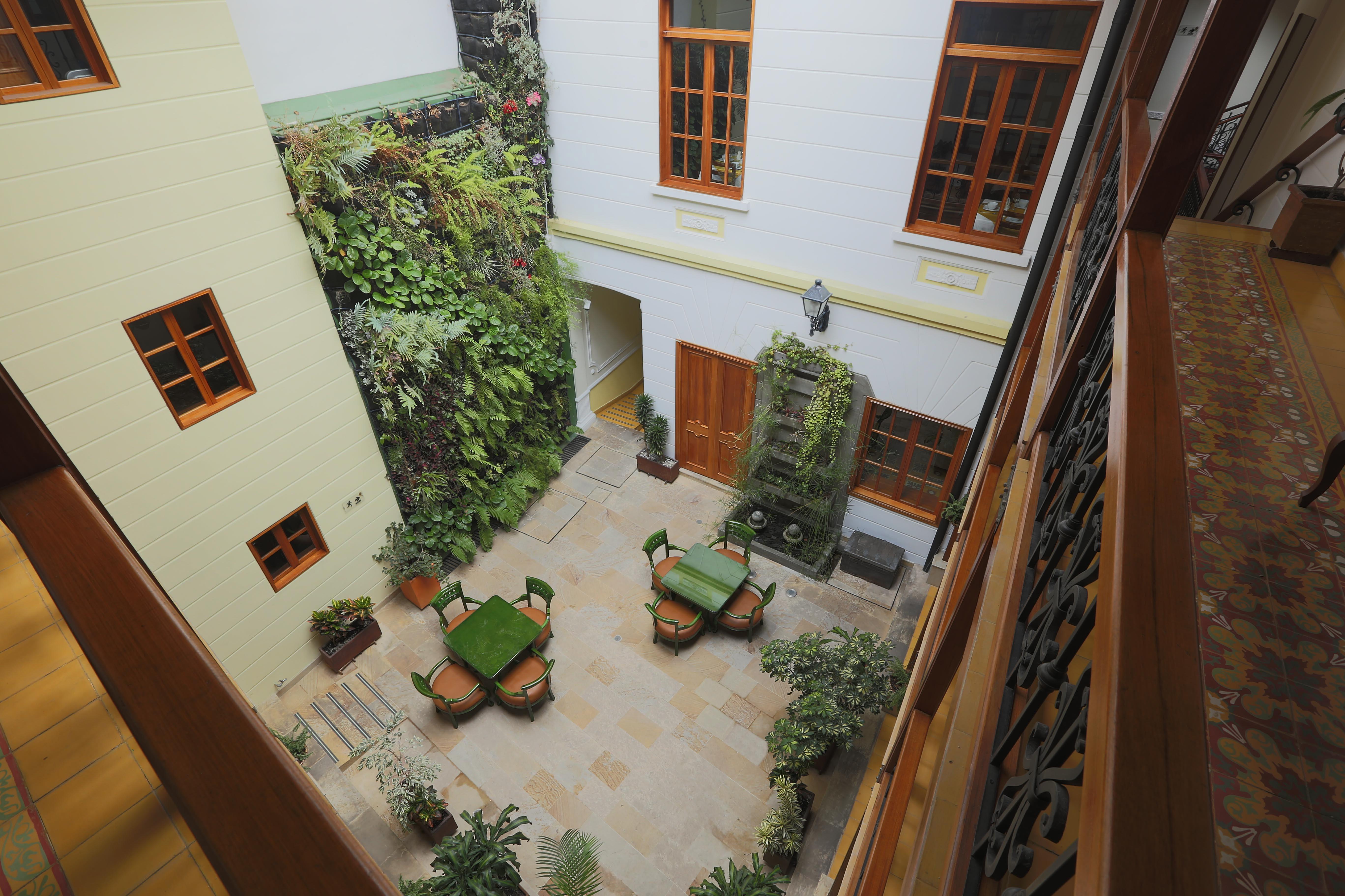 Hotel Santa Lucia Boutique Spa Bogotá Eksteriør billede Patio of the University of Valencia