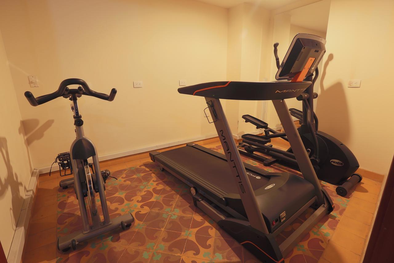 Hotel Santa Lucia Boutique Spa Bogotá Eksteriør billede A treadmill, stationary bicycle and recumbent bicycle